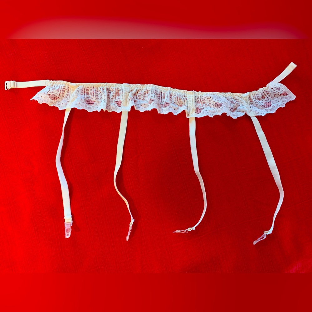 🩷 Vintage lace garter